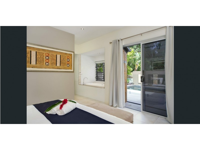 21 Aurelia Road, Palm Cove QLD 4879