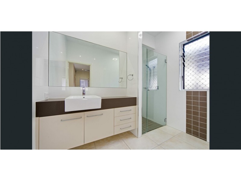 21 Aurelia Road, Palm Cove QLD 4879