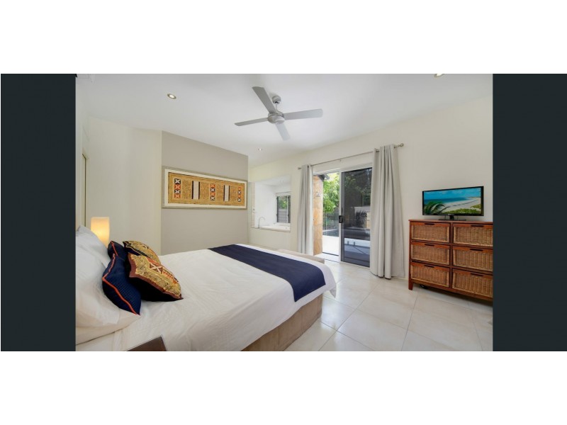 21 Aurelia Road, Palm Cove QLD 4879