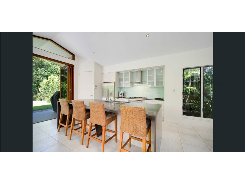 21 Aurelia Road, Palm Cove QLD 4879