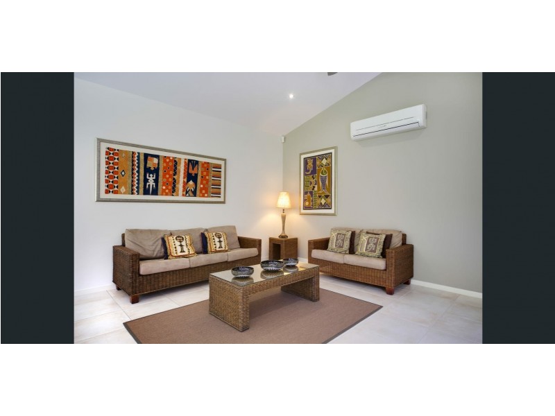 21 Aurelia Road, Palm Cove QLD 4879