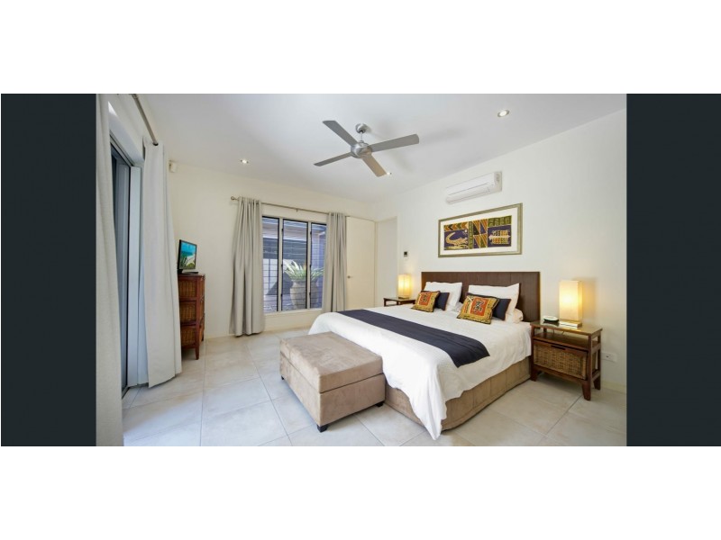 21 Aurelia Road, Palm Cove QLD 4879