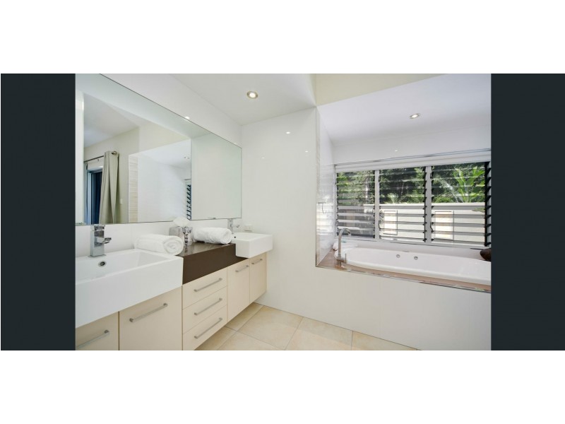 21 Aurelia Road, Palm Cove QLD 4879