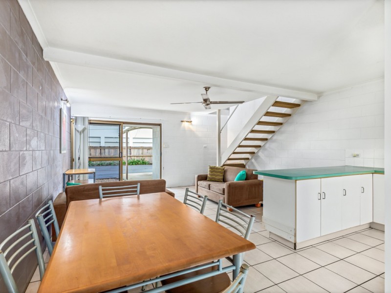 2/493-495 Varley Street, Yorkeys Knob QLD 4878