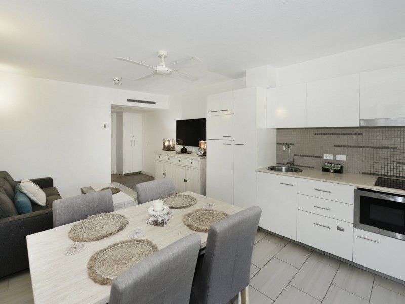 2208/2-22 Veivers Road, Palm Cove QLD 4879