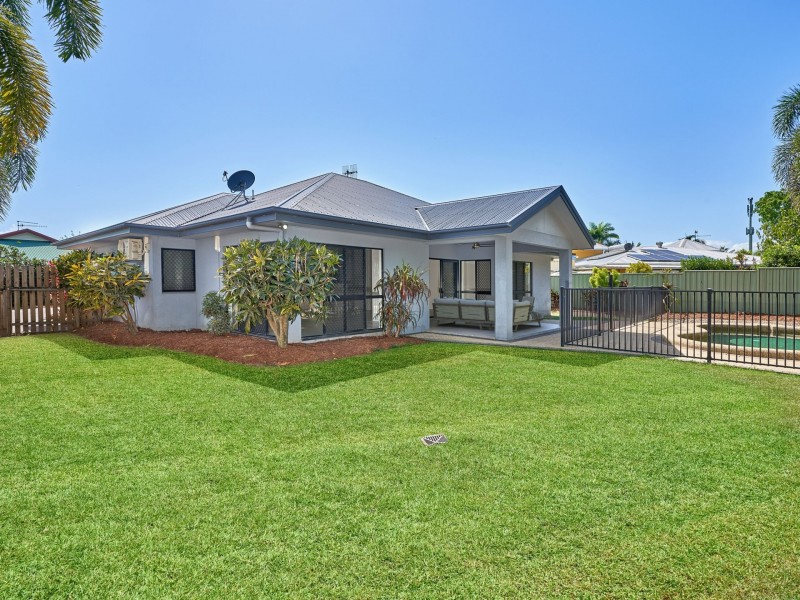 27 Castor Street, Clifton Beach QLD 4879