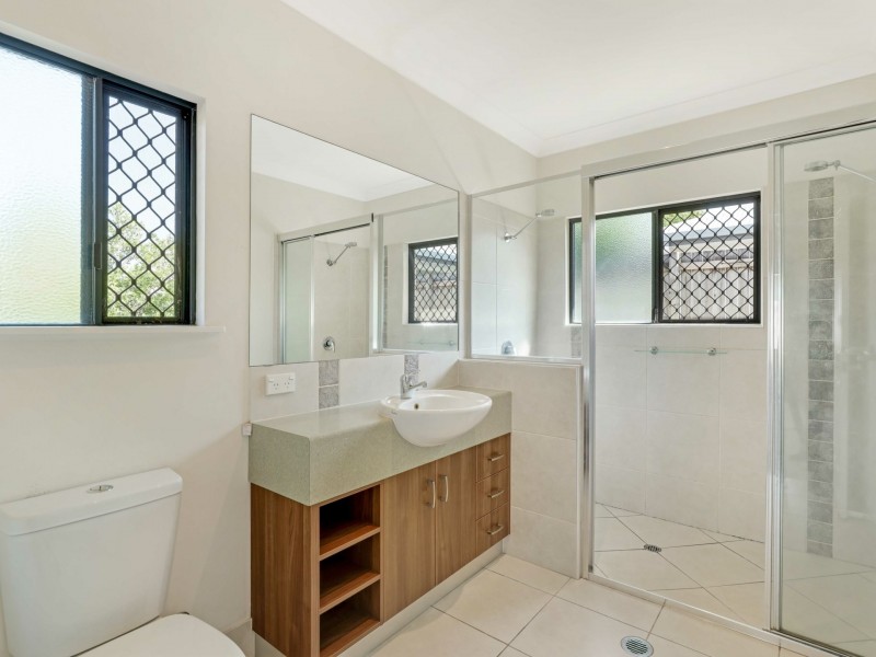 32 Seclusion Drive, Palm Cove QLD 4879