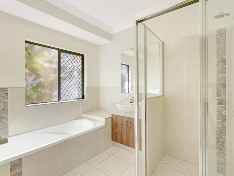 32 Seclusion Drive, Palm Cove QLD 4879