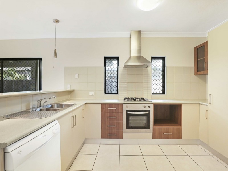 32 Seclusion Drive, Palm Cove QLD 4879