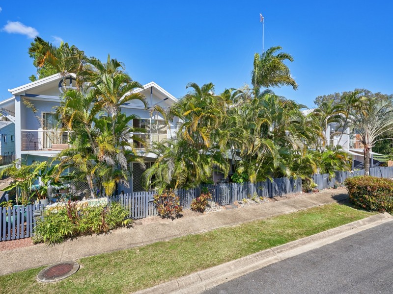 2/43-45 Rutherford Street, Yorkeys Knob QLD 4878