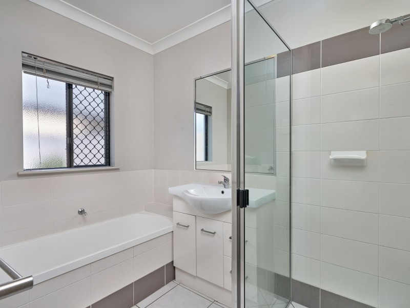 10 Liontown Way, Trinity Park QLD 4879