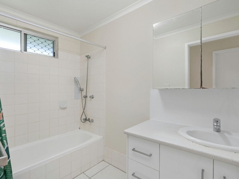 20 Golf Street, Yorkeys Knob QLD 4878