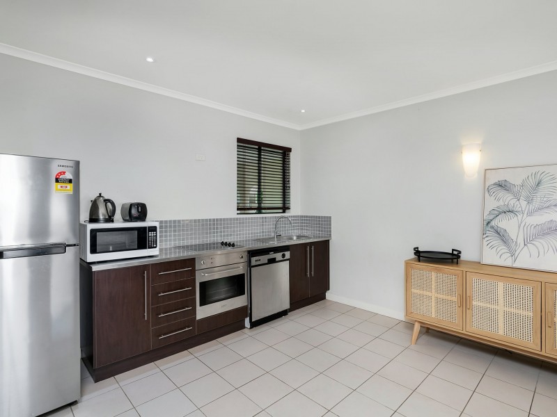5/81 Cedar Rd, Palm Cove QLD 4879