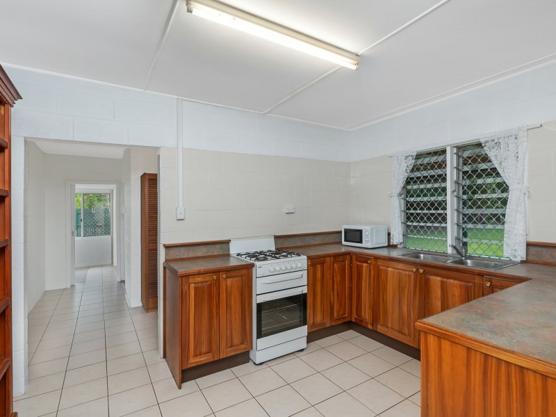 48 Clinton Street, Yorkeys Knob QLD 4878