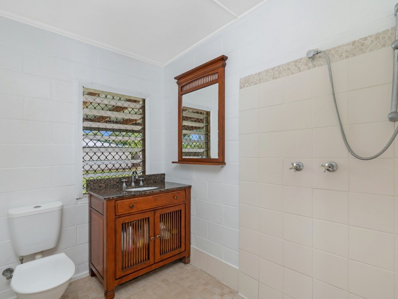 48 Clinton Street, Yorkeys Knob QLD 4878