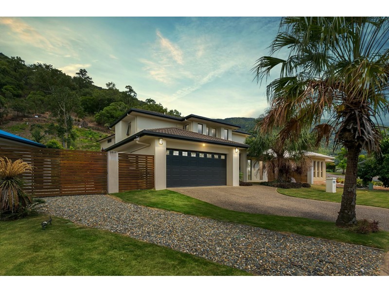 5 Savaii Close, Palm Cove QLD 4879
