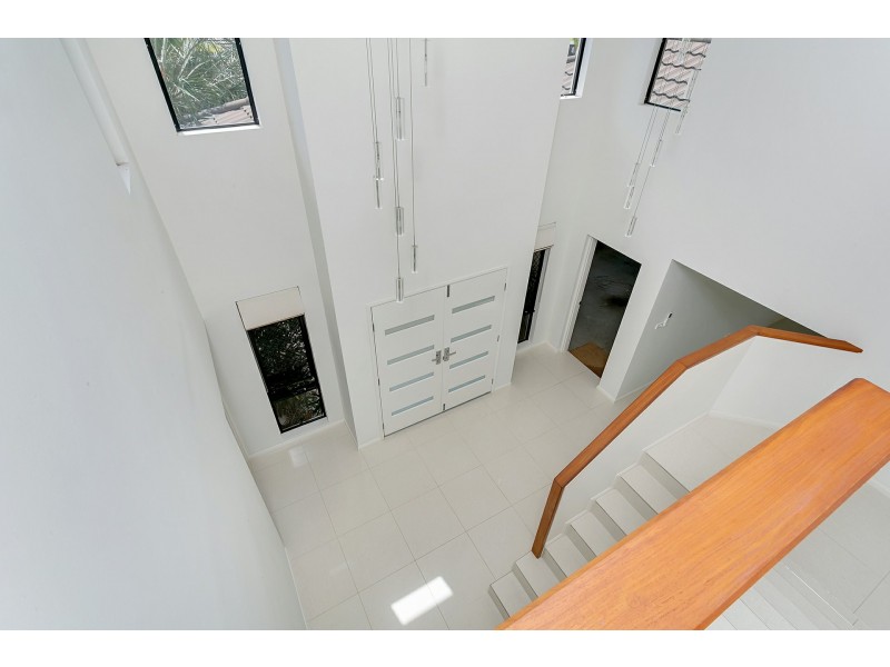 5 Savaii Close, Palm Cove QLD 4879