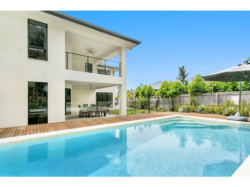 5 Savaii Close, Palm Cove QLD 4879