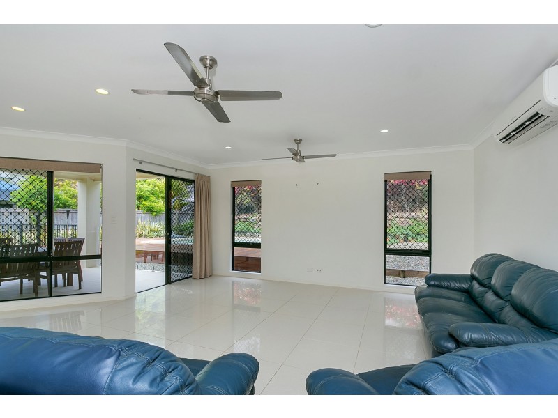 5 Savaii Close, Palm Cove QLD 4879