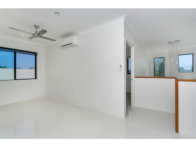 5 Savaii Close, Palm Cove QLD 4879