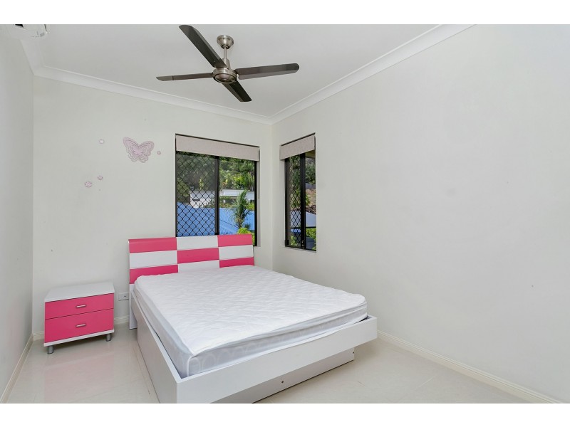 5 Savaii Close, Palm Cove QLD 4879