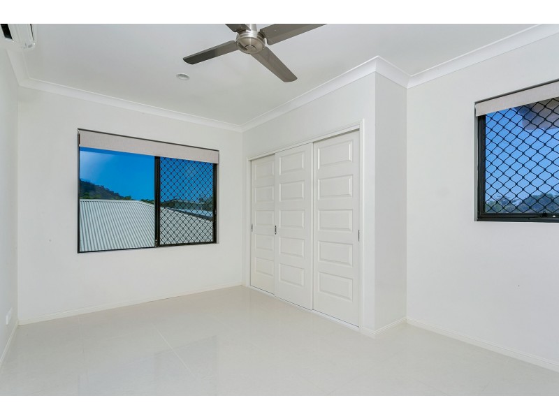 5 Savaii Close, Palm Cove QLD 4879