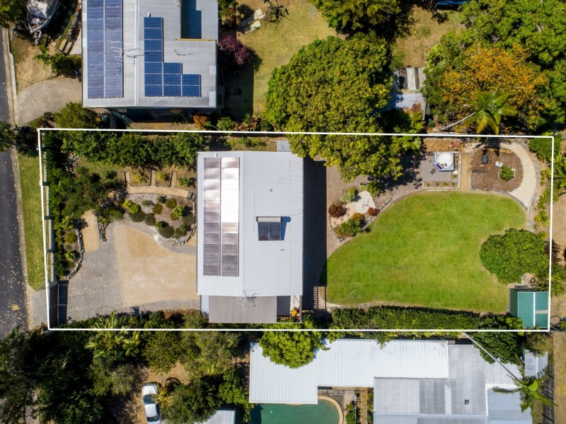 37 Moore Street, Trinity Beach QLD 4879