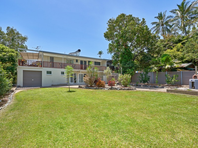 37 Moore Street, Trinity Beach QLD 4879