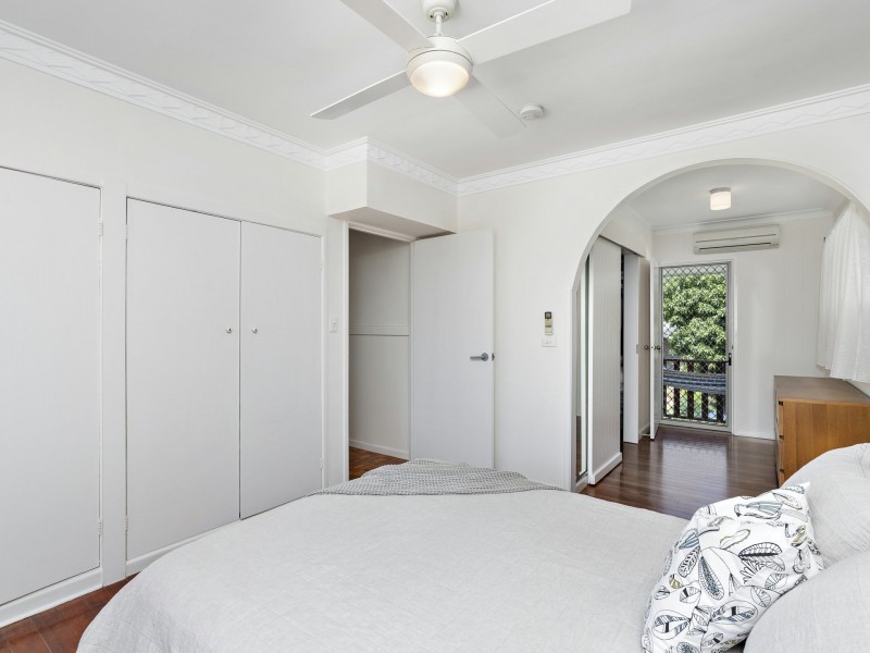 37 Moore Street, Trinity Beach QLD 4879