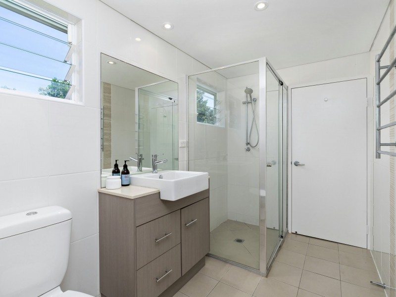 37 Moore Street, Trinity Beach QLD 4879