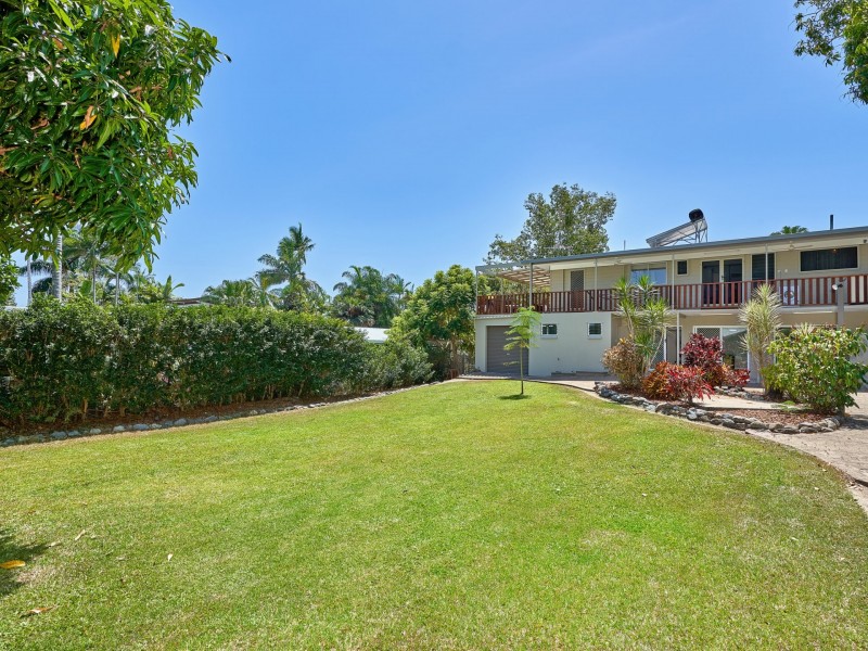 37 Moore Street, Trinity Beach QLD 4879