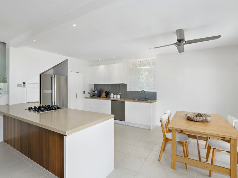 37 Moore Street, Trinity Beach QLD 4879