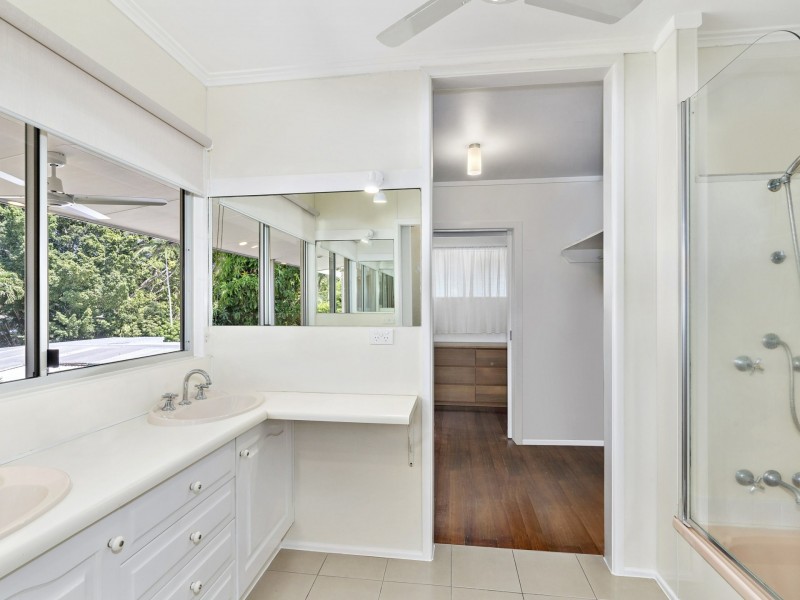 37 Moore Street, Trinity Beach QLD 4879