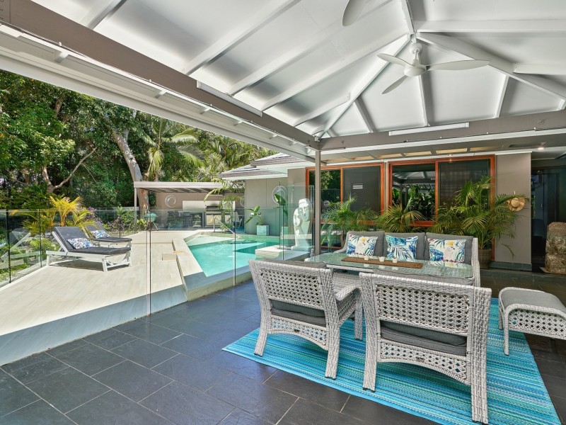 8 Lillian Road, Palm Cove QLD 4879