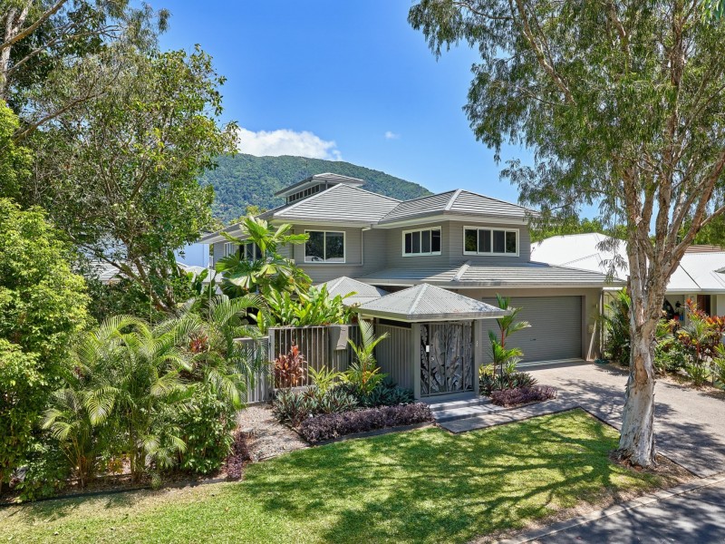 8 Lillian Road, Palm Cove QLD 4879