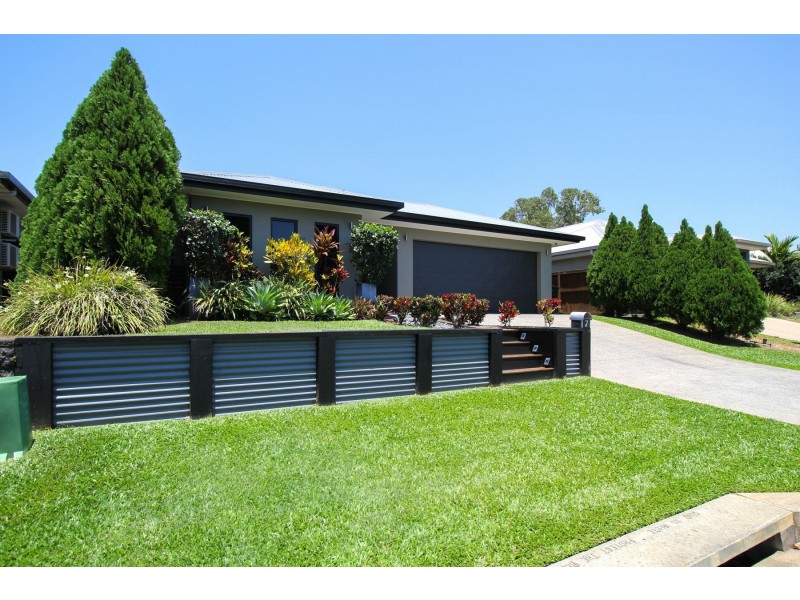 7 Midship St, Trinity Beach QLD 4879