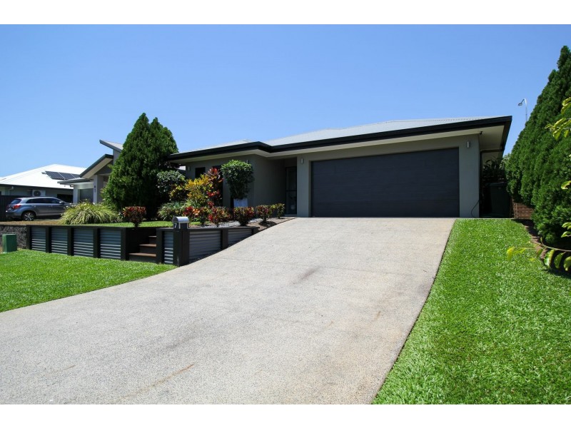 7 Midship St, Trinity Beach QLD 4879