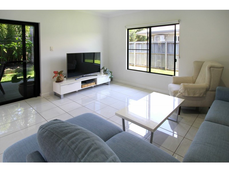 7 Midship St, Trinity Beach QLD 4879