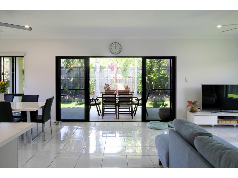 7 Midship St, Trinity Beach QLD 4879