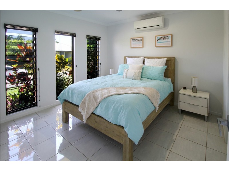 7 Midship St, Trinity Beach QLD 4879