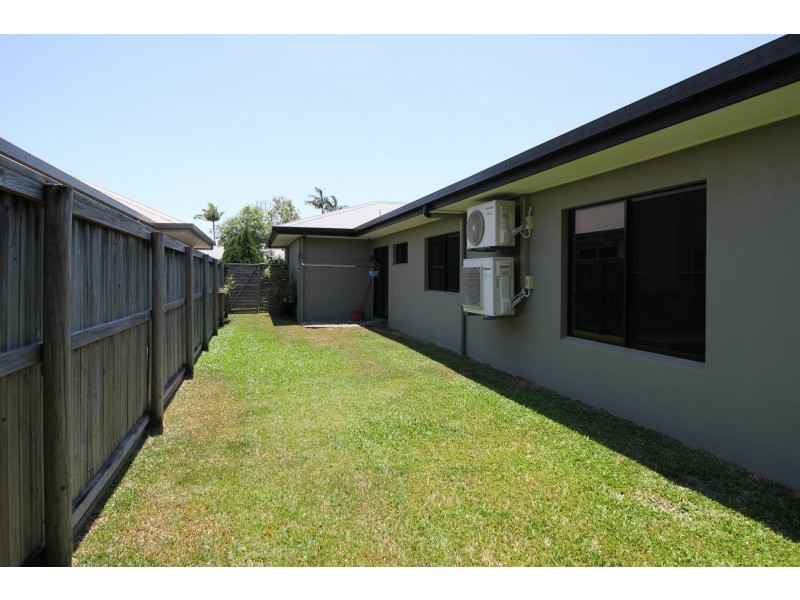 7 Midship St, Trinity Beach QLD 4879