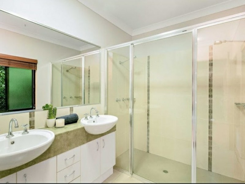 15 Norfolk Circuit, Redlynch QLD 4870