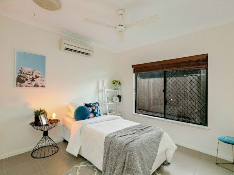 15 Norfolk Circuit, Redlynch QLD 4870