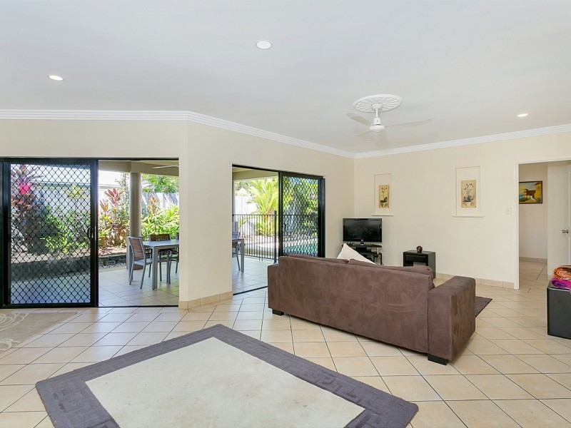 5 Macarthur Close, Palm Cove QLD 4879