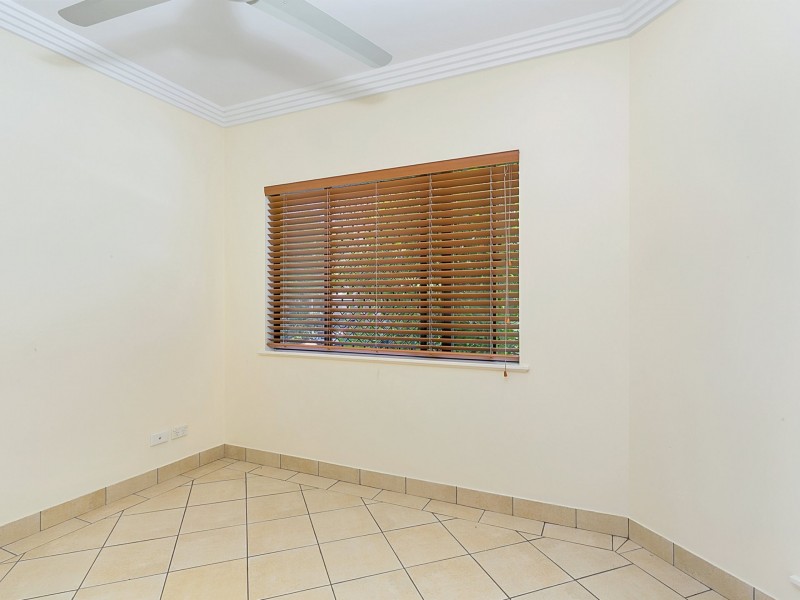 5 Macarthur Close, Palm Cove QLD 4879