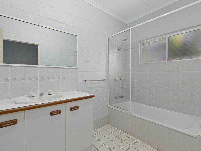 6 Dennison Court, Smithfield QLD 4878