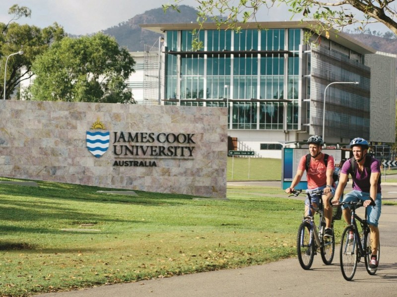 6 Dennison Court, Smithfield QLD 4878