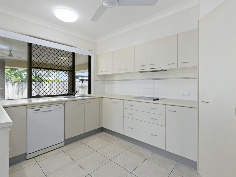 12 Tee Street, Yorkeys Knob QLD 4878