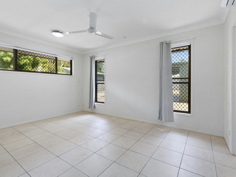 12 Tee Street, Yorkeys Knob QLD 4878