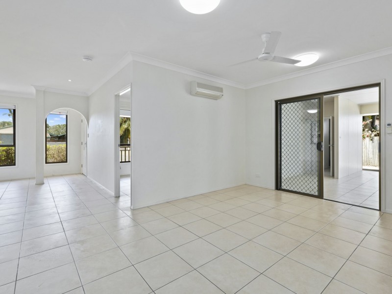 12 Tee Street, Yorkeys Knob QLD 4878